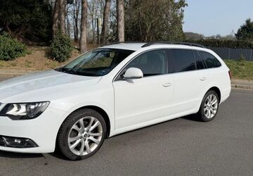 Skoda Superb 192.600 km 9.499 &euro; Velbert 42549
