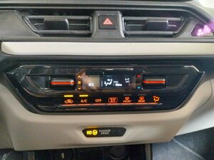 Suzuki Swift CLUB ALLGRIP NAVI ADAP. TEMP. 8.997 km 15.780 &euro; HAAN 42781