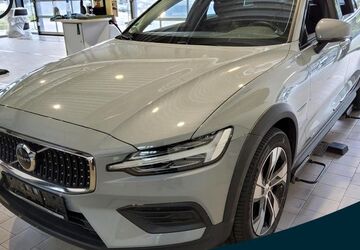 Volvo V60 Cross Country 34.494 km 35.990 &euro; Essen-Kray 45309