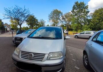 VW Sharan 304.988 km 3.750 &euro; Essen 45329