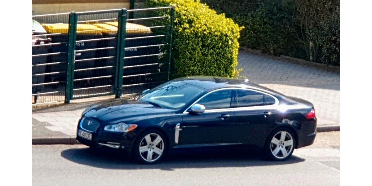 Jaguar XF 132.500 km 8.999 &euro; Velbert 42549