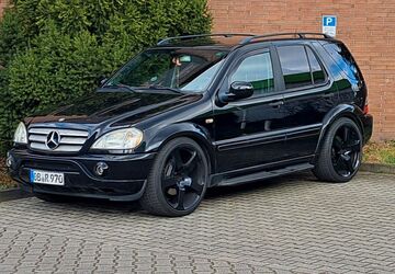 Mercedes-Benz ML 55 AMG 259.000 km 9.999 &euro; Oberhausen 46045
