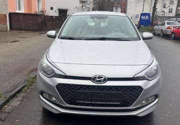 Hyundai i20 126.000 km 7.399 &euro; Gelsenkirchen 45879