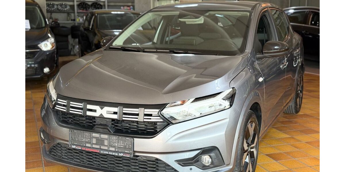 Dacia Sandero 8.800 km 16.290 &euro; Oberhausen 46145