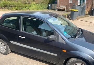 Ford Fiesta 46.900 km 3.399 &euro; Moers 47447