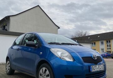 Toyota Yaris 213.000 km 2.000 &euro; Bottrop 46238