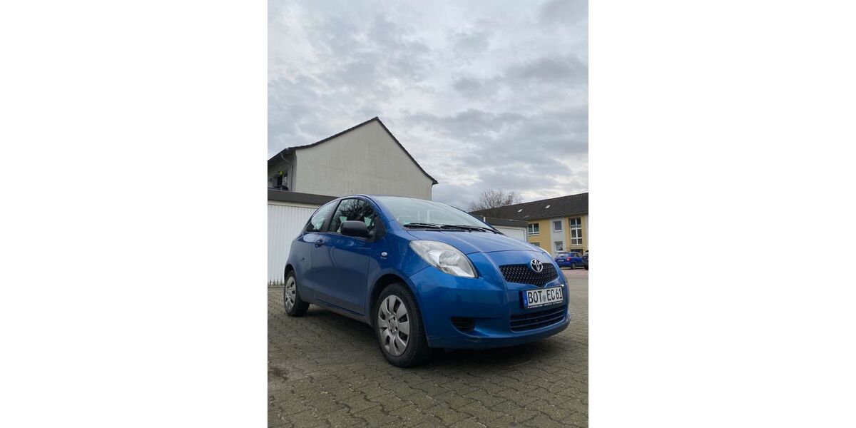 Toyota Yaris 213.000 km 2.000 &euro; Bottrop 46238