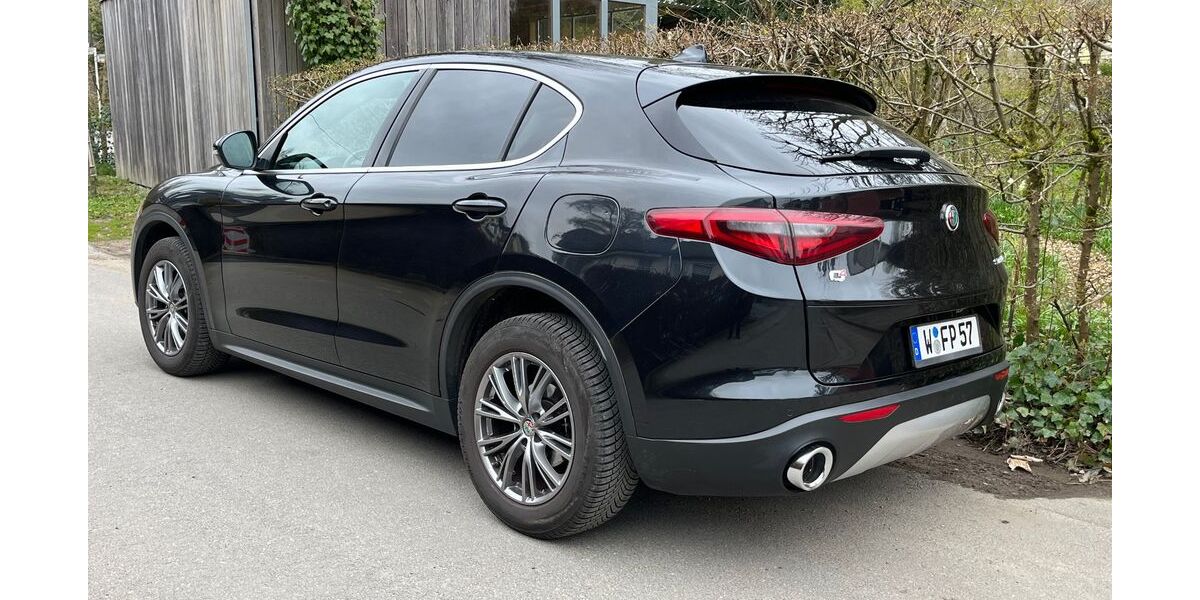 Alfa Romeo Stelvio 90.000 km 21.000 &euro; Wuppertal 42369