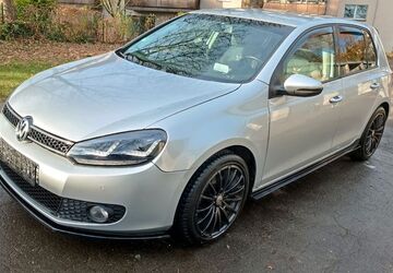 VW Golf 128.800 km 8.100 &euro; Essen 45147