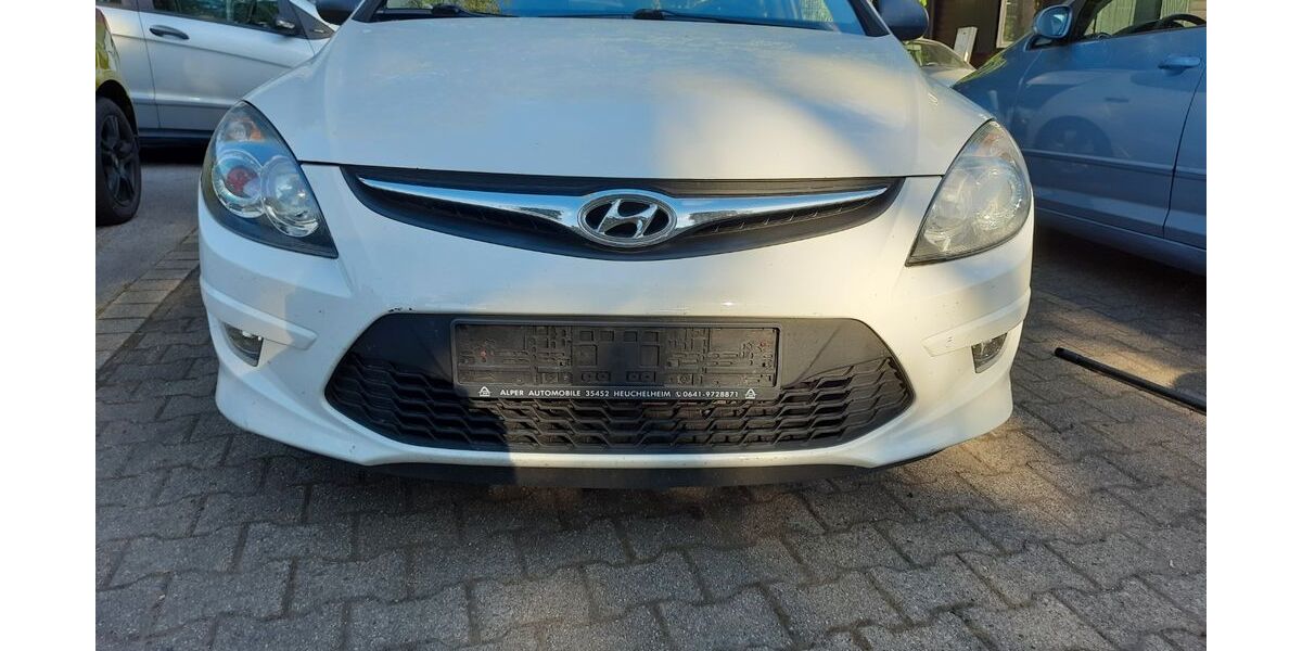 Hyundai i30 180.000 km 3.350 &euro; Essen 45276