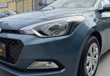 Hyundai i20 91.792 km 7.490 &euro; Essen - Borbeck 45355