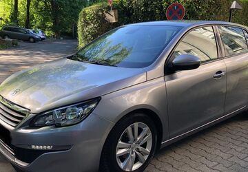 Peugeot 308 96.000 km 5.900 &euro; Essen 45147