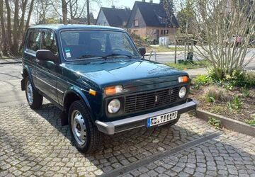 Lada Niva 39.100 km 9.800 &euro; Recklinghausen 45661