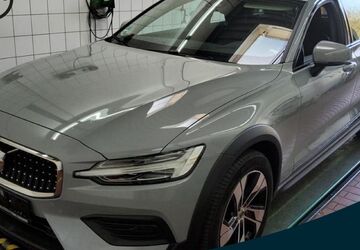 Volvo V60 Cross Country 28.011 km 38.550 &euro; Essen-Kray 45309
