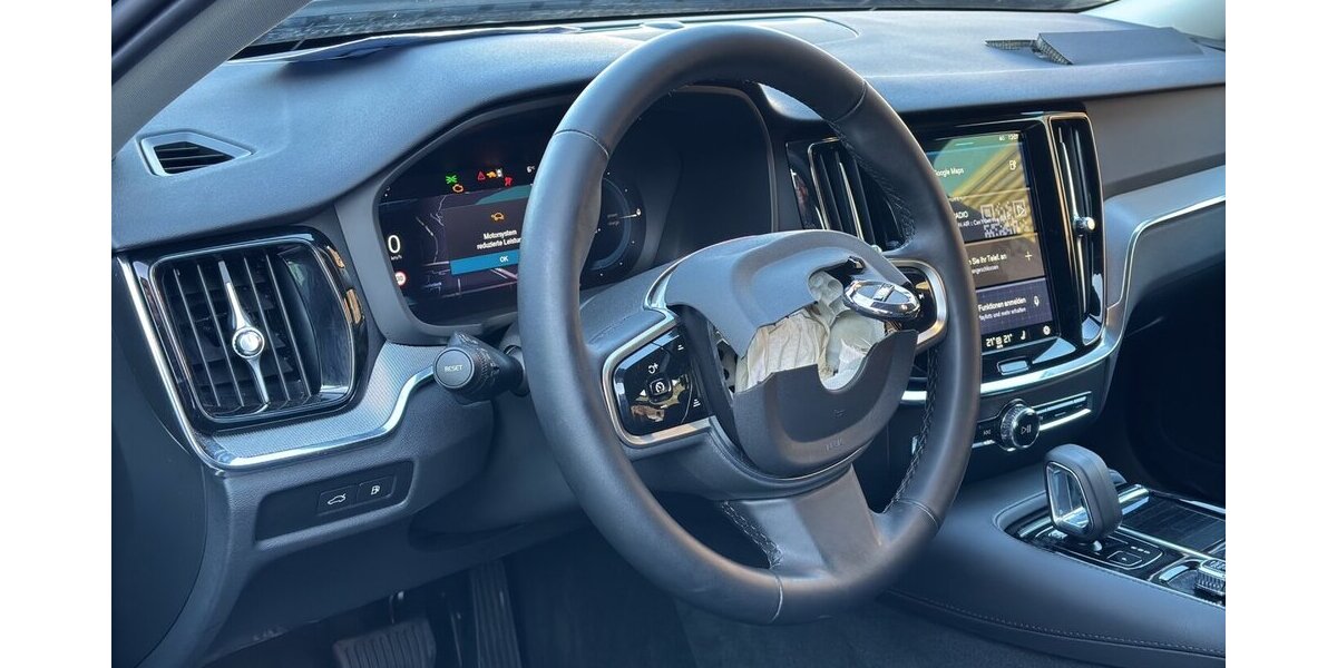 Volvo V60 T8 Plus Dark Hybrid AWD Leder LED AHK 12.629 km 29.400 &euro; Wuppertal 42327