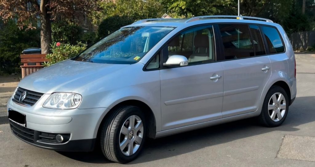 VW Touran 165.000 km 4.495 &euro; Essen 45277
