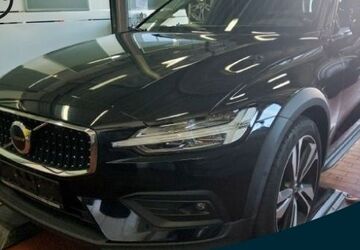 Volvo V60 Cross Country 48.965 km 32.990 &euro; Essen-Kray 45309