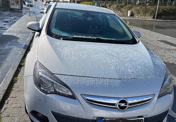 Opel Astra GTC J 244.409 km 4.000 &euro; Wuppertal 42275
