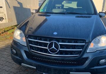 Mercedes-Benz ML 300 348.500 km 5.499 &euro; Gelsenkirchen 45881