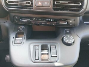 Opel Combo Ultimate AHK HUD NAVI AUTOM. PARKEN WINTERPA 8.500 km 26.740 &euro; HAAN 42781