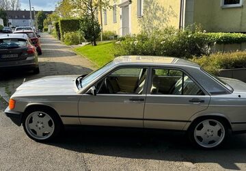 Mercedes-Benz 190 122.500 km 9.990 &euro; Bochum 44797