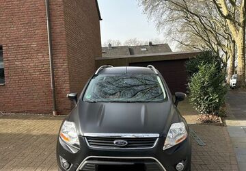 Ford Kuga 94.000 km 7.400 &euro; Duisburg 47166