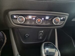 Opel Crossland X Ultimate Paket Parkass. Kamera PDC LHZ 36.159 km 17.970 &euro; HAAN 42781