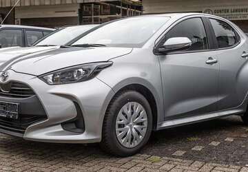 Toyota Yaris 4.523 km 14.989 &euro; Recklinghausen 45659