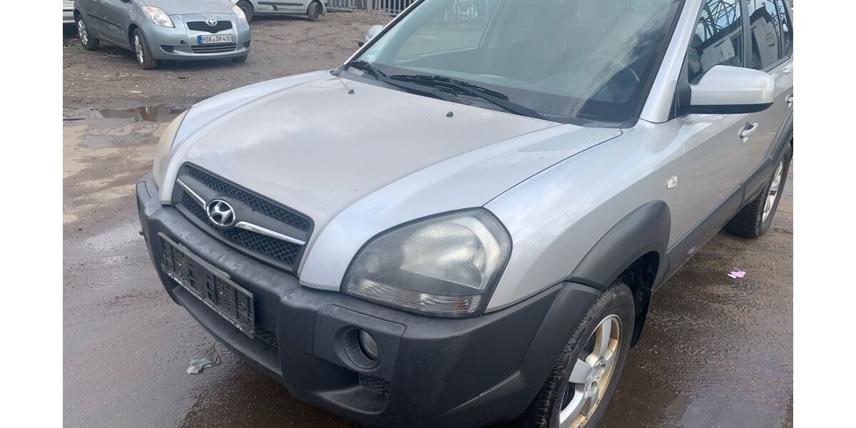 Hyundai TUCSON 286.000 km 2.350 &euro; Bottrop 46238