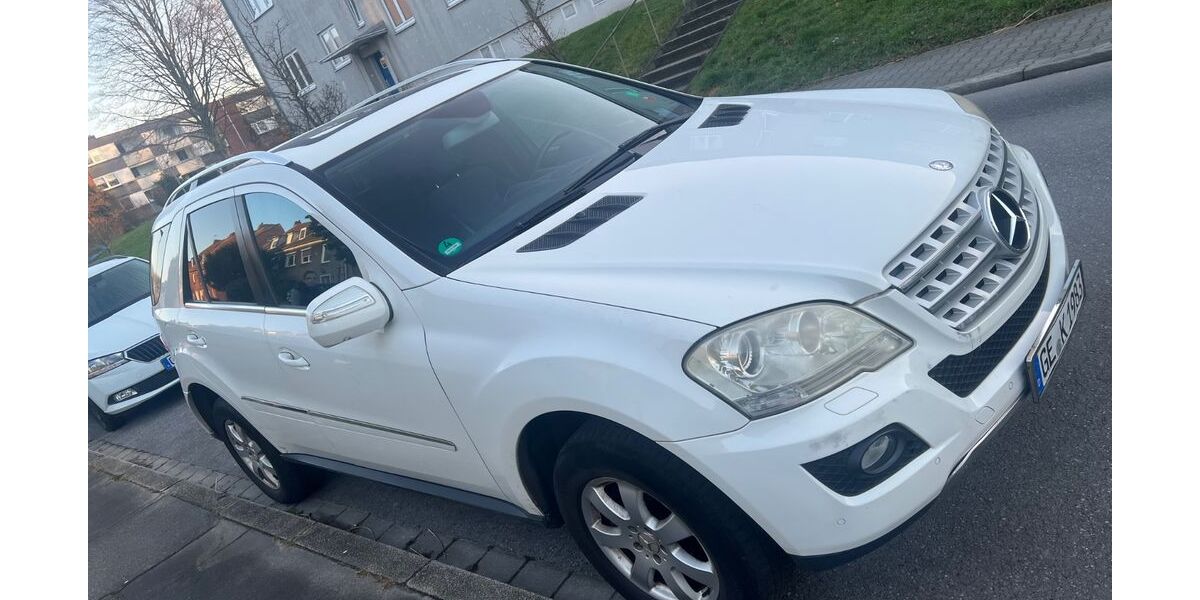 Mercedes-Benz ML 320 378.000 km 5.000 &euro; Gelsenkirchen 45896