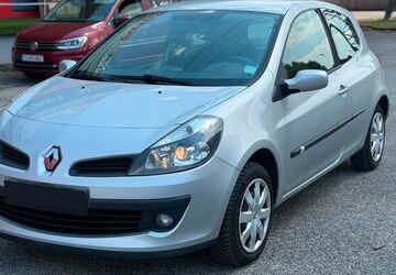 Renault Clio 150.000 km 2.350 &euro; Essen 45294