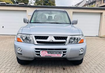 Mitsubishi Pajero 142.000 km 13.999 &euro; Essen 45356
