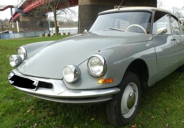 Citroen DS 83.762 km 32.000 &euro; Duisburg 47119