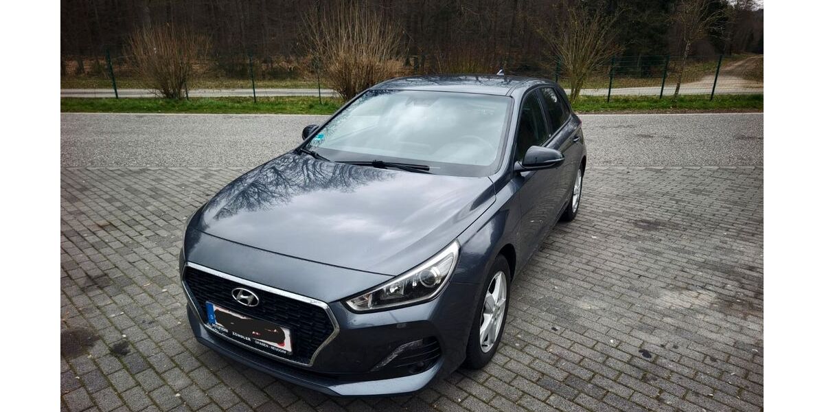 Hyundai i30 116.000 km 12.299 &euro; Oberhausen 46145