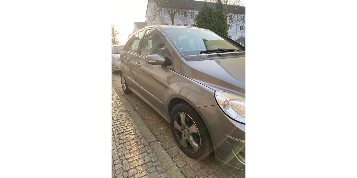 Mercedes-Benz B 180 295.000 km 3.000 &euro; Essen 45143