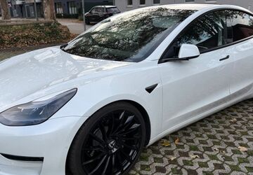 Tesla Model 3 52.500 km 27.900 &euro; Moers 47443
