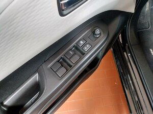 Suzuki Swift CLUB ALLGRIP NAVI ADAP. TEMP. 8.997 km 15.780 &euro; HAAN 42781