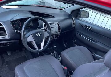 Hyundai i20 126.000 km 2.500 &euro; Essen 45127