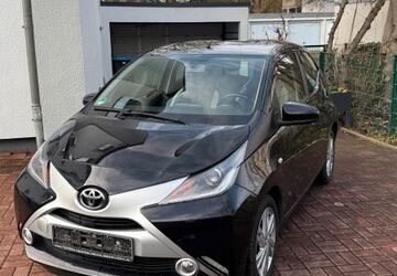 Toyota Aygo (X) 72.340 km 6.750 &euro; Recklinghausen 45659