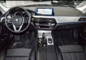 BMW 520 128.500 km 22.700 &euro; Duisburg 47229