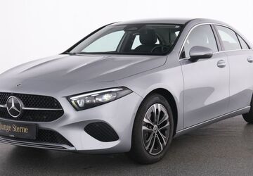 Mercedes-Benz A 180 2.496 km 30.685 &euro; Essen 45309