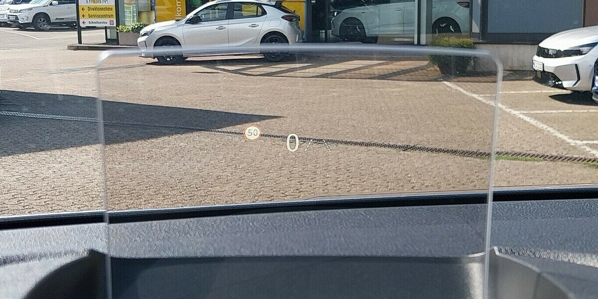 Opel Combo Life - e Ultimate 4.500 km 28.290 &euro; HAAN 42781