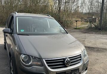 VW Touran 183.000 km 3.900 &euro; Essen 45139