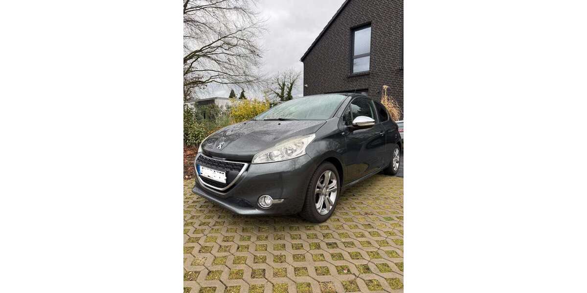 Peugeot 208 109.000 km 5.500 &euro; Voerde 46562