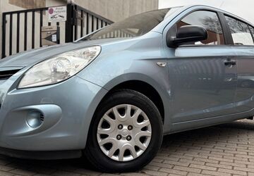 Hyundai i20 122.000 km 3.990 &euro; Duisburg 47166