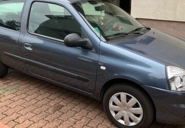 Renault Clio 27.730 km 4.800 &euro; Oberhausen 46147