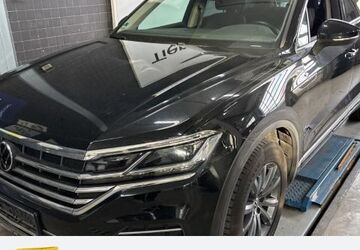 VW Touareg 100.046 km 41.270 &euro; Oberhausen 46047