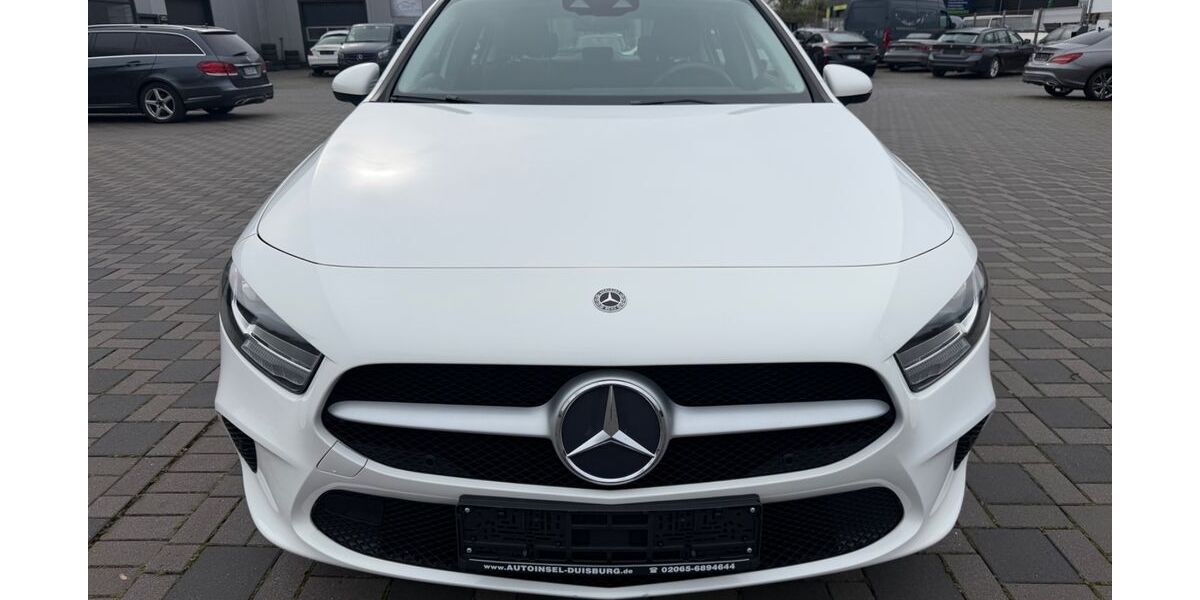 Mercedes-Benz A 180 52.628 km 19.590 &euro; Duisburg 47169
