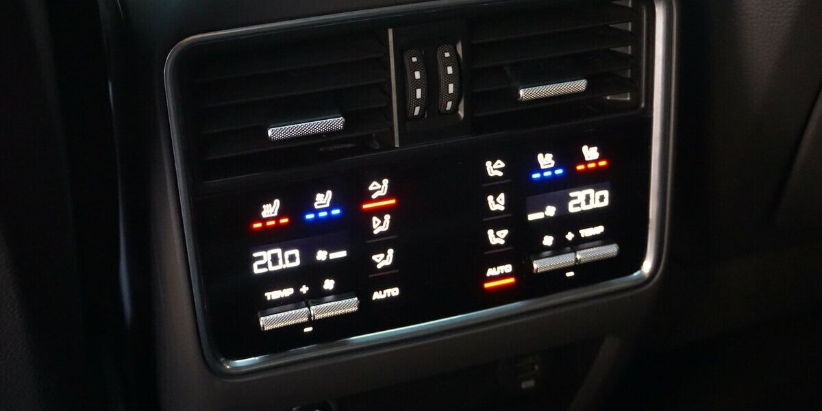 Porsche Cayenne S Bose HA-Lenk Pano Sport-AGA 360° Matrix 92.707 km 56.900 &euro; Wuppertal 42327