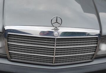 Mercedes-Benz 190 282.000 km 5.200 &euro; Duisburg 47199